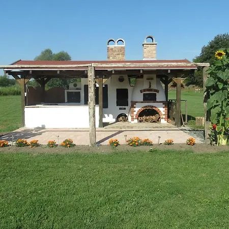 Kuruc To Gyorvar Horgasz Es Szabadido Park Maison d'hôtes Zalaszentgrót
